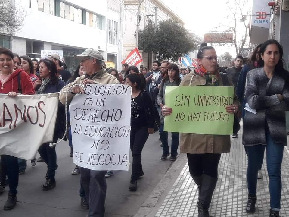 Marcha CRES Villa Dolores FCS UNC 
