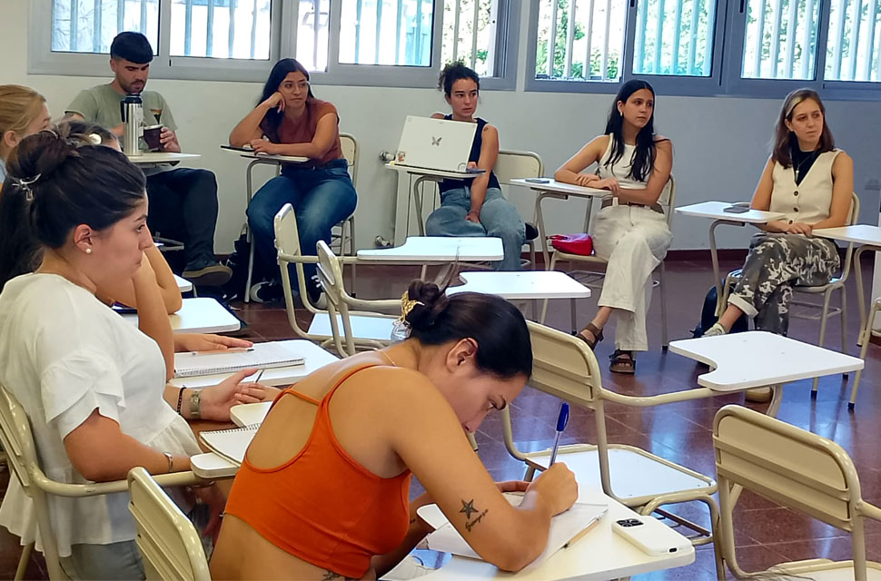 Educación y Políticas Públicas: experiencias y presentaciòn de trabajos