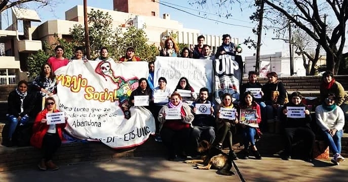 Marcha CRES Dean Funes FCS UNC 