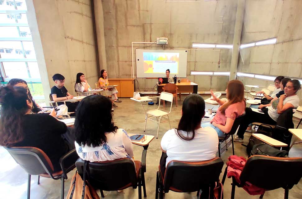 Pasantes de TS en el Ministerio de Salud de la Provincia realizaron un encuentro en Sociales