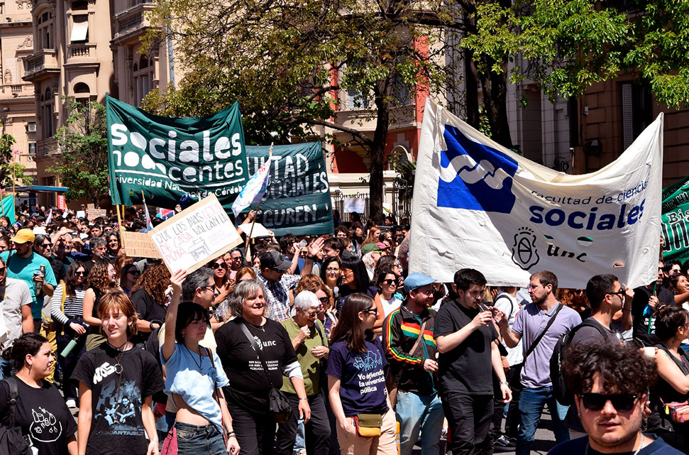 100 mil cordobeses marcharon en defensa de la Universidad y la Ciencia