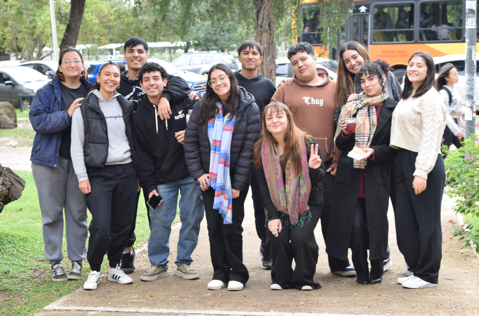 grupo-de-estudiantes