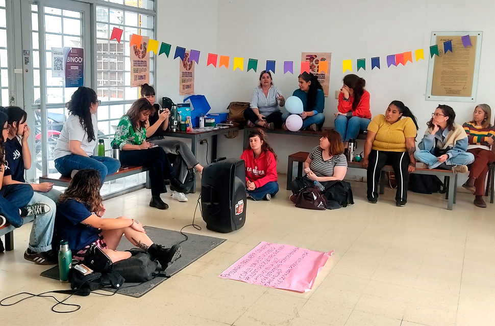 Camino al 39° Encuentro Plurinacional, en la FCS se realizó una ronda de diálogos feministas intercl