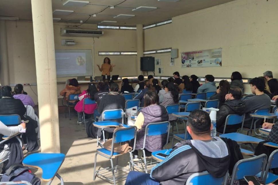 Cursos_de_escuela_de_oficios_en_FCS_2