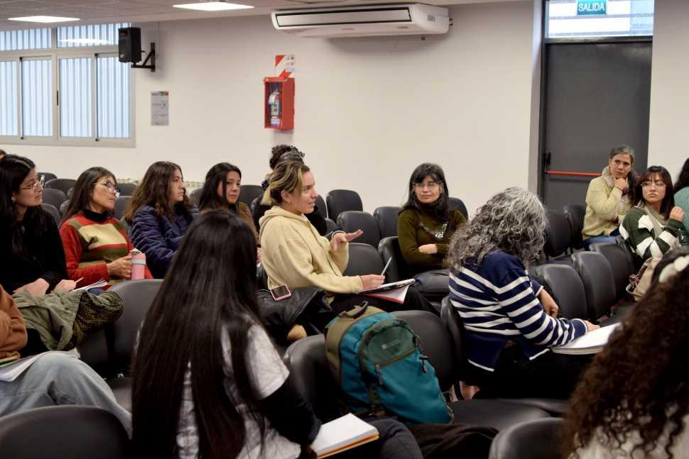 Cursos_de_escuela_de_oficios_en_FCS_3