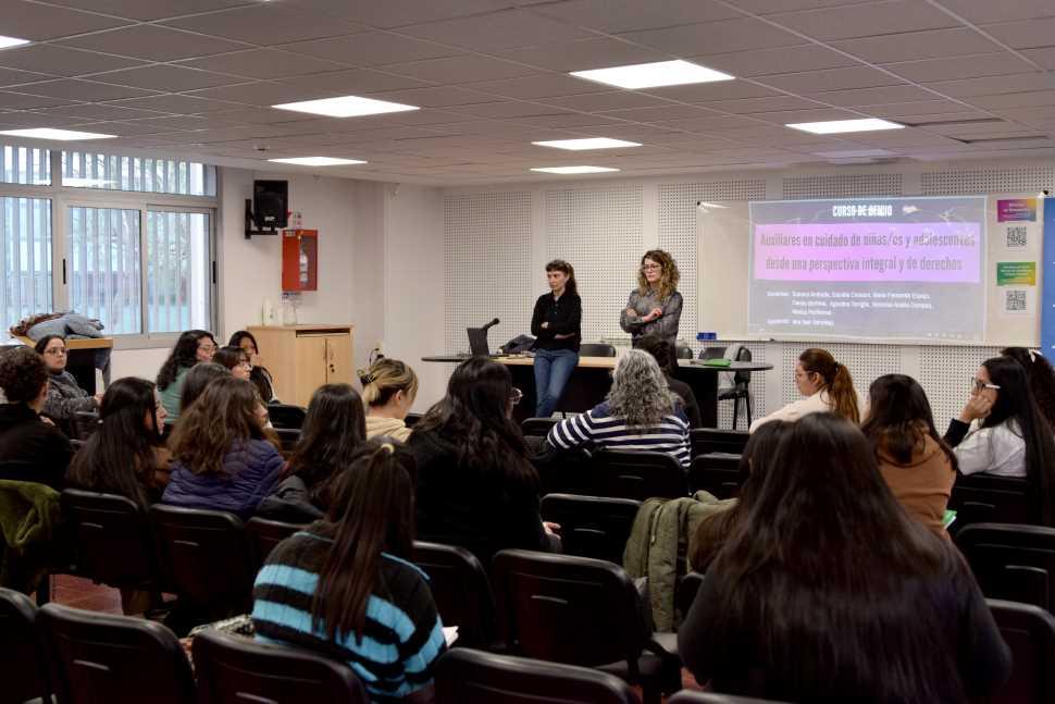 Cursos_de_escuela_de_oficios_en_FCS_4