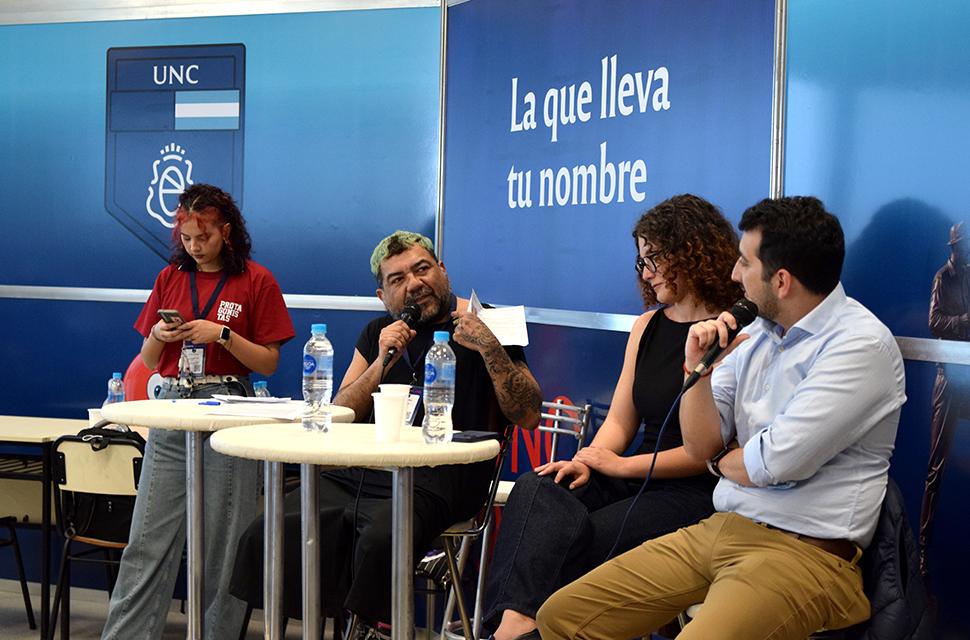 Conversacion de egresades de Ciencia Política y Sociología