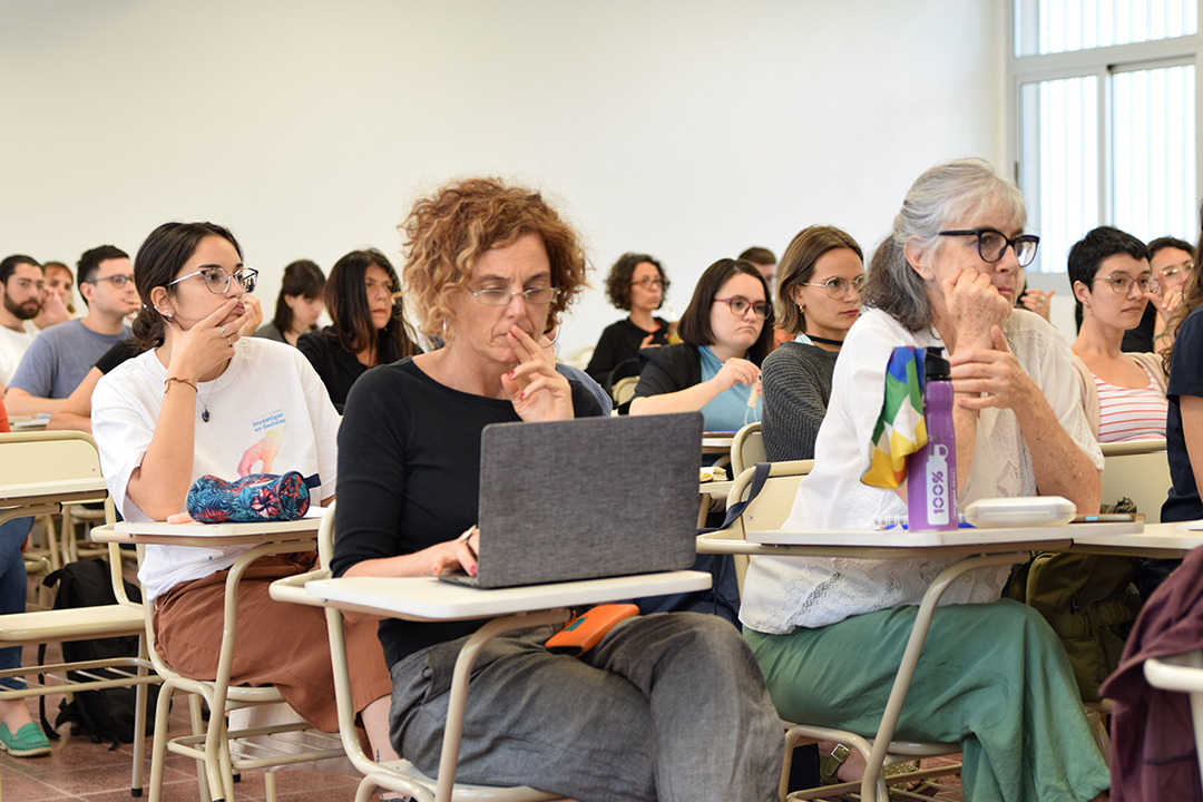 taller-docente-desafio-y-posibilidades-de-la-inteligencia-artificial-generativa-en-la-ensenanza-de-l