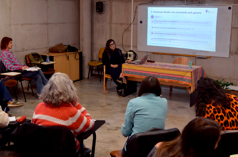 Tejiendo conocimientos situados: un espacio de encuentro entre metodologías feministas, territorios 