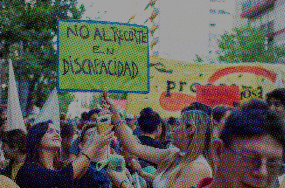 Saberes en torsión: muestra y feria anticapacitista en Sociales